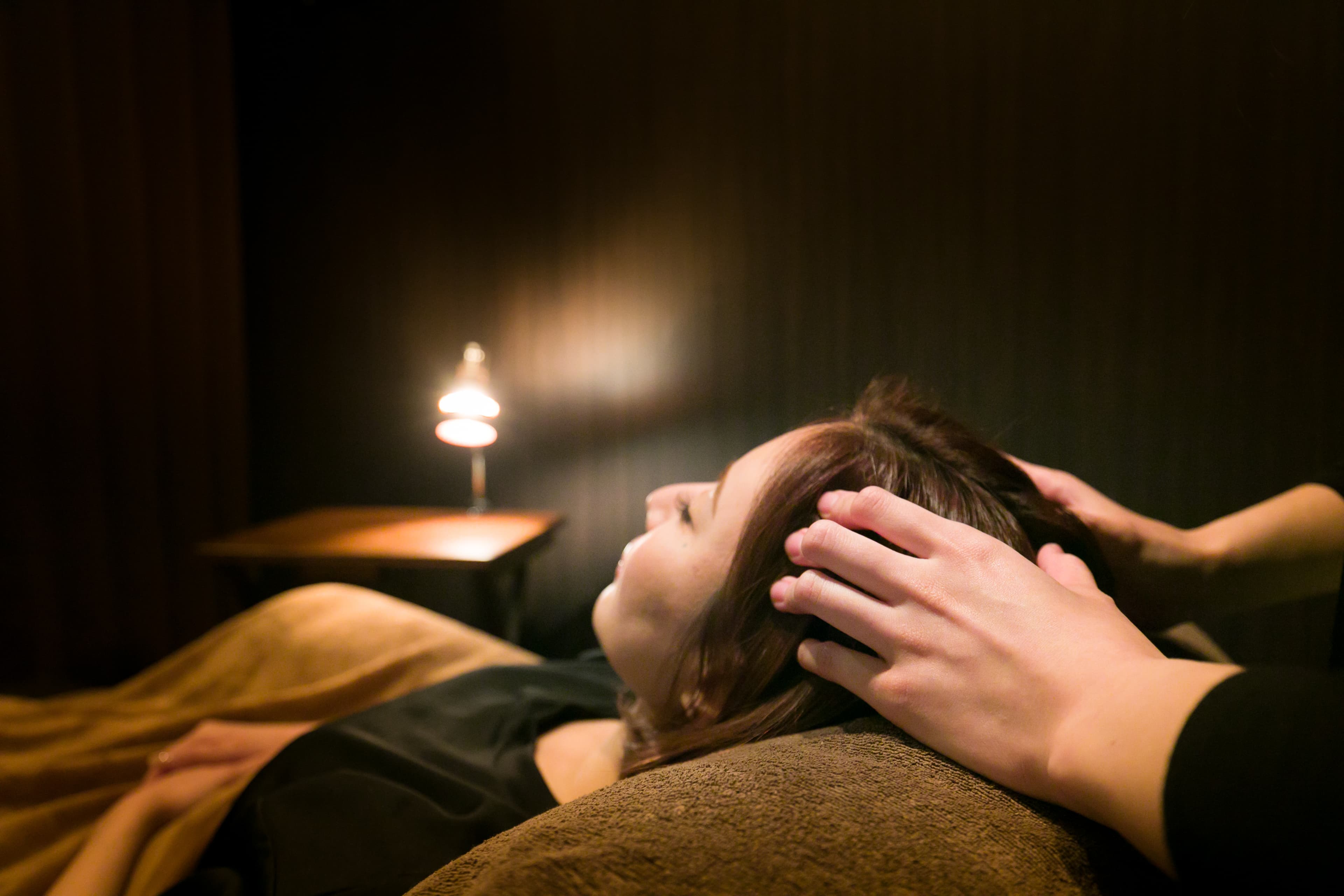 ドライヘッドスパの施術イメージ